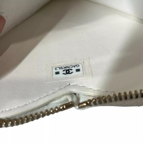 CHANEL 23S Ivory Patent Leather Heart Charm Zip Small Coin Pouch AS IS - Picture 12 of 15